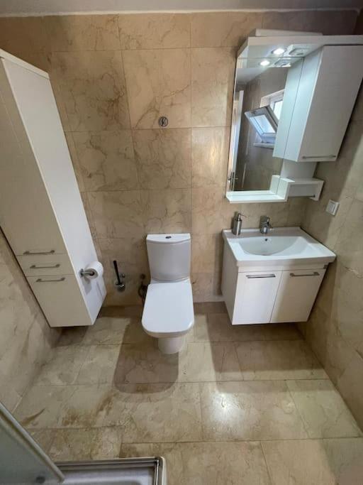 Excellent 3 Storey With A Swimming Pool Villa *