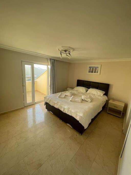 Villa Excellent 3 Storey With A Swimming Pool *